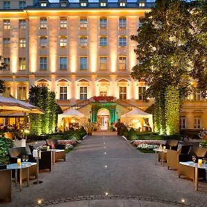 Отель The Grand - The Leading Of The World